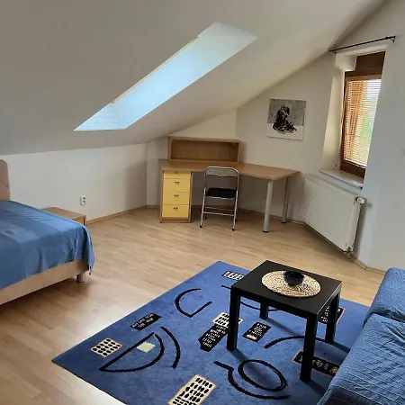 Petatos Apartment *