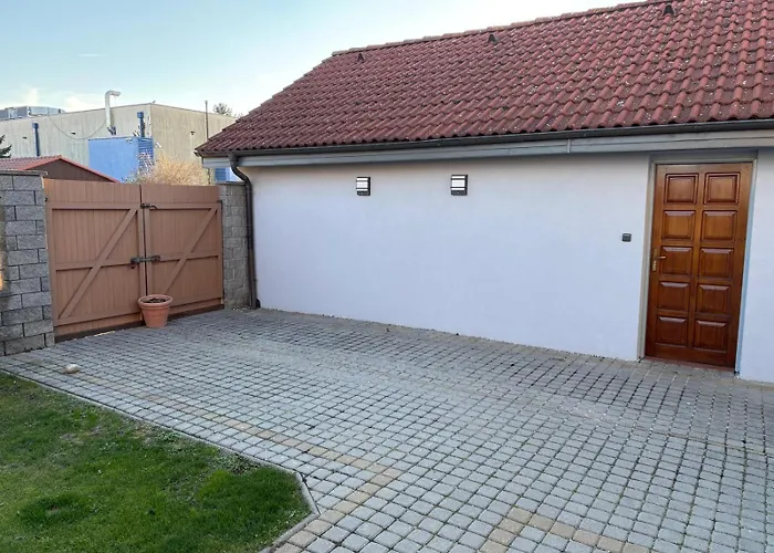 Petatos شقة Rovinka